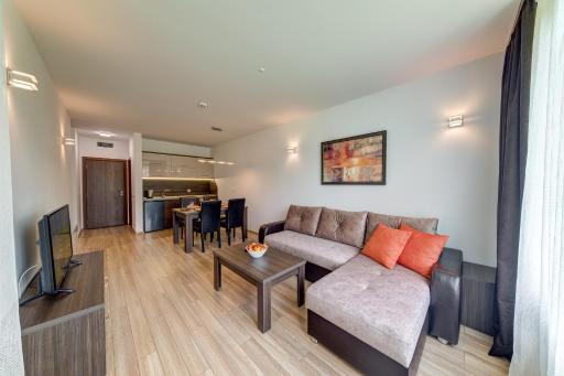 4 Seasons Apartment 535, Oak Residence - Housity