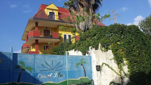 Bed and Breakfast Coral Blue - Housity