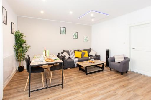 Le Green St Léon : Lit Queen Size * WIFI * Idéal Couple - Housity