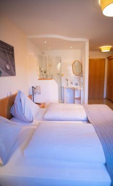 "Abfalter" - Apartments & Gästezimmer - Housity