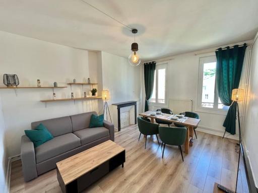 Superbe appartement à 50m de la plage. - Housity