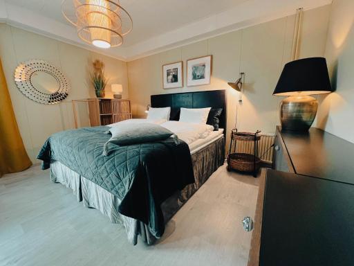 Pieni lomahuoneisto ja ulkoporeallas - Housity