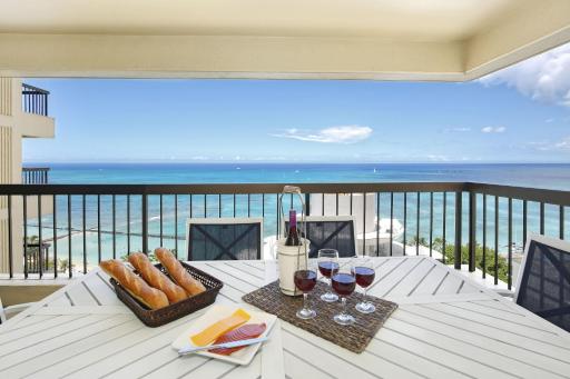 Waikiki Beach Tower #1904 - Housity