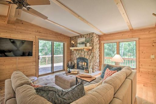 Spacious Cross Lake Cabin Treehouse and Sauna! - Housity