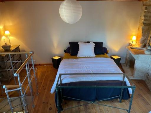 Charmante chambre dans belle Maison typique du Village - Housity