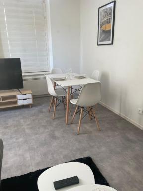 Superbe appartement hyper centre vieille ville… - Housity