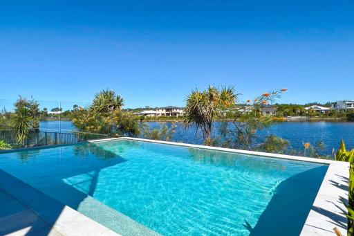 Serenity Lake House - Housity