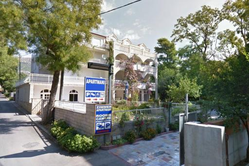 Apartments by the sea Kastel Kambelovac, Kastela - 8627 - Housity