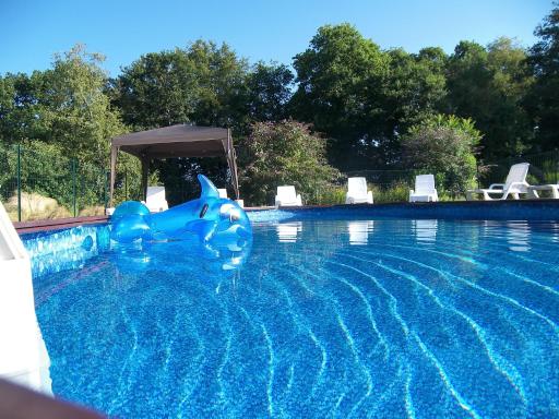 Bonne Chere Family Friendly Gites * Heated Pool * Huge Playbarn - Housity