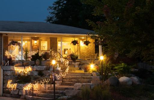 A Garden Stroll Bed & Breakfast - Housity