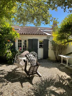 Maisonnette proche de la mer, calme avec parking - Housity