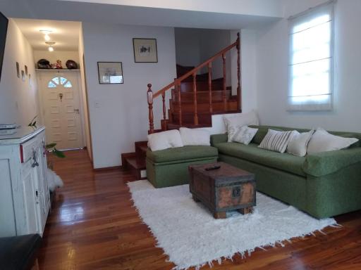 Simpatico duplex en Olivos - Housity