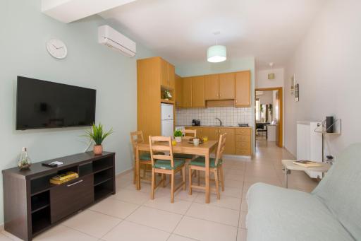 Peris House Souda - Housity