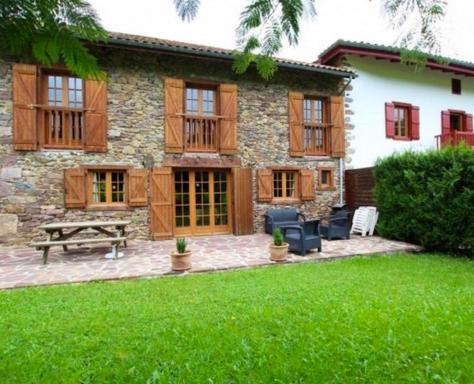 Maison de 3 chambres avec spa jardin clos et wifi a Saint Etienne de Baigorry - Housity