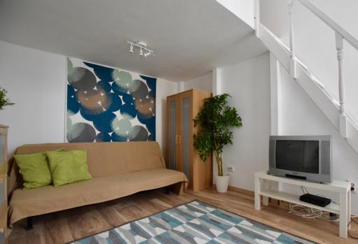 Budget Apartment by Hi5 - Kertesz street - Housity