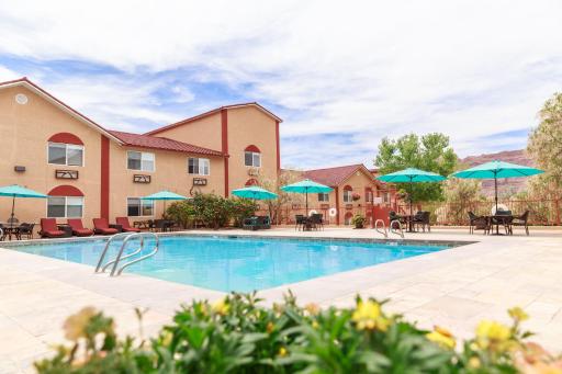 Aarchway Inn - Housity