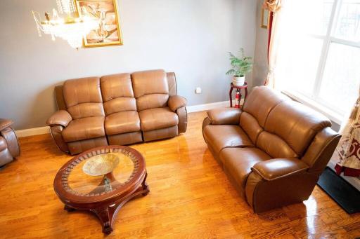 Beautiful Newly Renovated One Family House - Housity