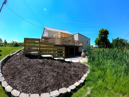 Country setting 3 bdrm home w/ outside relaxation - Housity