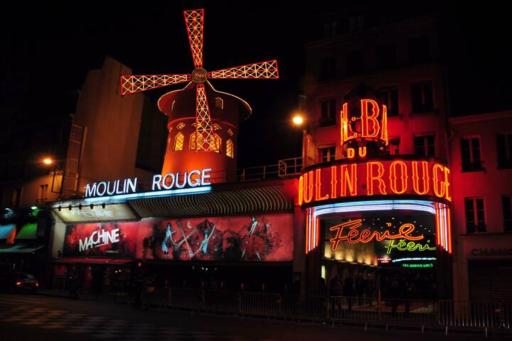 * Moulin Rouge Getaway * 1BR + Desk + Gym weights - Housity