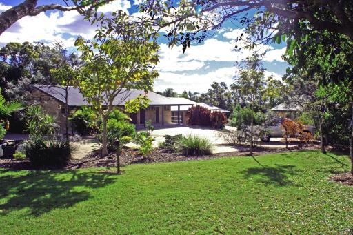 Emeraldene Inn & Eco-Lodge - Housity