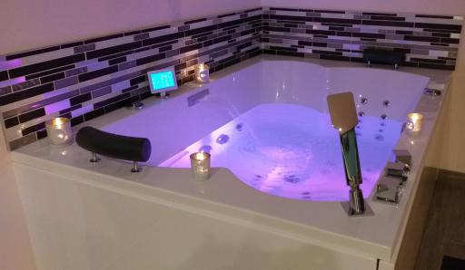 L'instant spa et sa terrasse privative - Housity