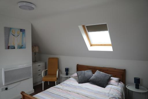 Cosy Loft situated on shores of Lough Neagh - Housity