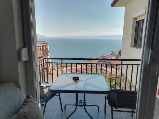 GREY Apartment Ohrid - Housity