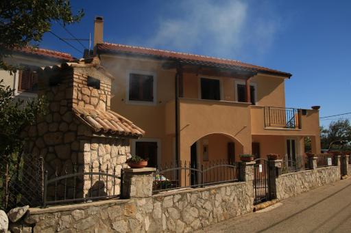 Apartments with a parking space Punta kriza, Cres - 18644 - Housity