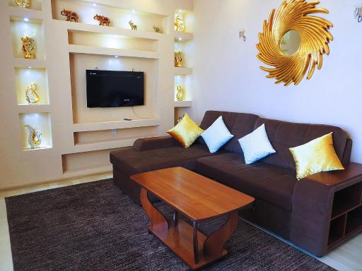 Yellow apartment in the center of Bishkek - Housity