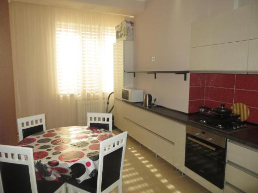 Yellow apartment in the center of Bishkek - Housity