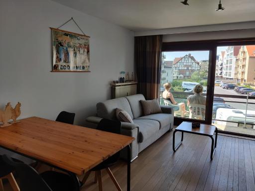 Beachfront Vakantie appartement De Haan Cormoran - Housity