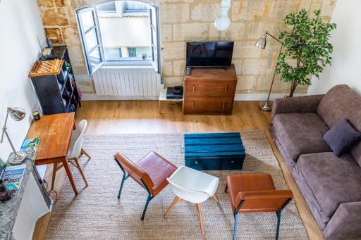 GuestReady - Cozy Mezzanine Apartment - City Center - Housity