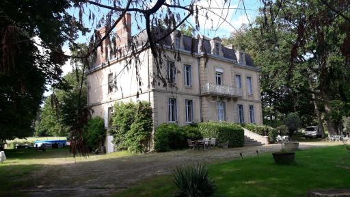 Chateau du Grand Lucay - Housity