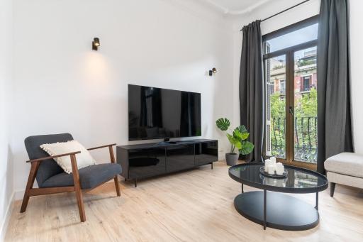 5BR - 3BH LUXURY APARTMENT in the CITY CENTER - Housity