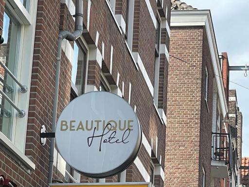 BEAUTiQUE HOTEL CITY CENTRE - Housity
