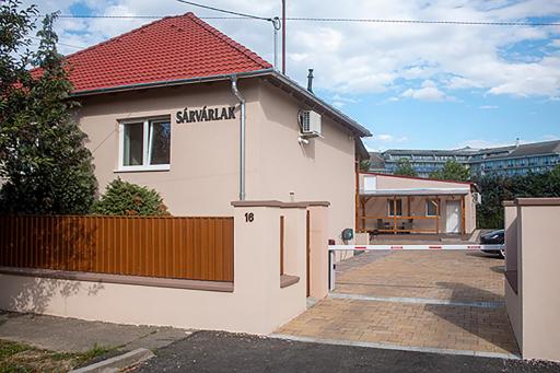 SárvárLAK Apartmanház - Housity