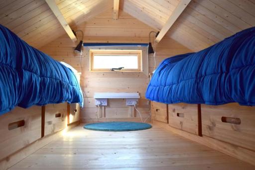 Stunning Dog Friendly Log Cabin with Hot tub - Housity