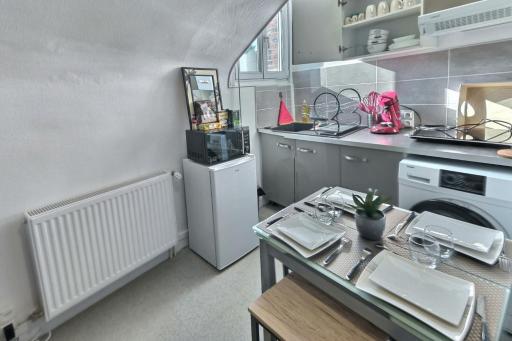 L'Eclair Studio 5 Face Gare Wifi - Housity