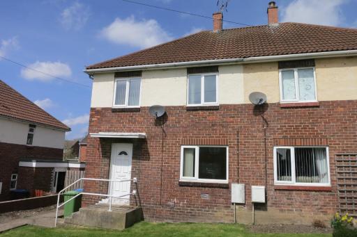 Chisholm Road - 4 Bedrooms, 2 Bathrooms - Housity