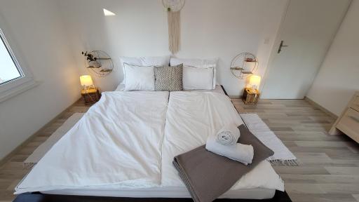 Sechs Bergspitzen - Housity
