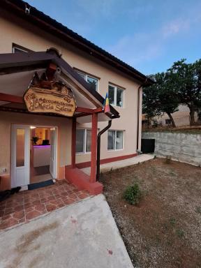 Maria Selena - Housity