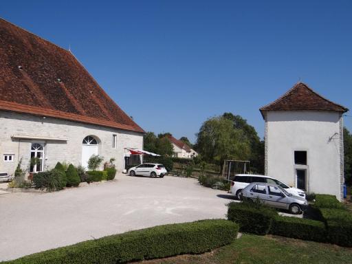 La Grange, gîte classé, 300m du canal & vélo-route, 2km du centre de Dole - Hizvo