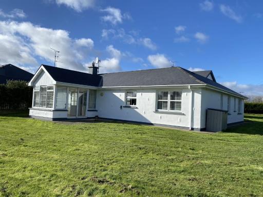 Castle Gardens Bungalow, Saint Helens Resort, Wexford - 3 Bedroom Sleeps 6 - Housity