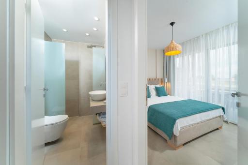 Beachfront Sentimento Sea Breeze - Housity