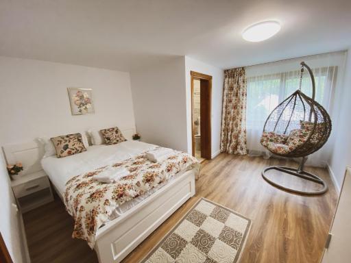 Casa cu vitralii - Housity