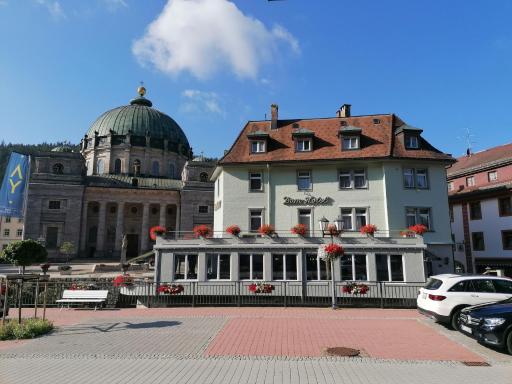 Dom-Hotel - Housity