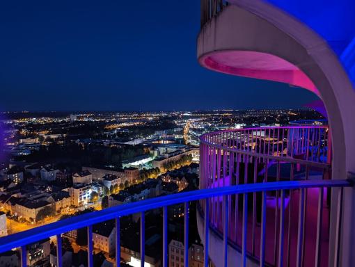 Sky-Romantic-Room - Housity