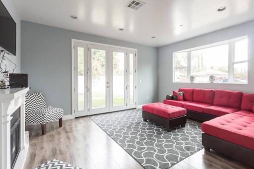 Lake Balboa Modern Glam Charmer - Housity