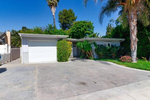 Woodland Hills Charmer - Housity