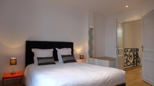 Les Versaillaises - Housity